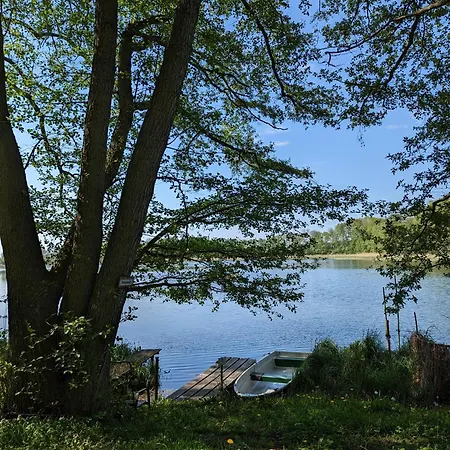 بيت للعطل Am Mit Ruderboot