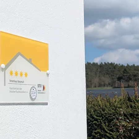 Am Mit Ruderboot * Mustin (Mecklenburg-Vorpommern)